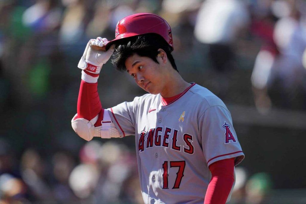 Ohtani misses 10th straight game due to oblique strain