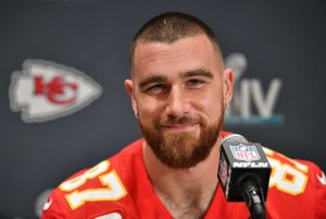 Official: Travis Kelce signs contract extension with Chiefs 7