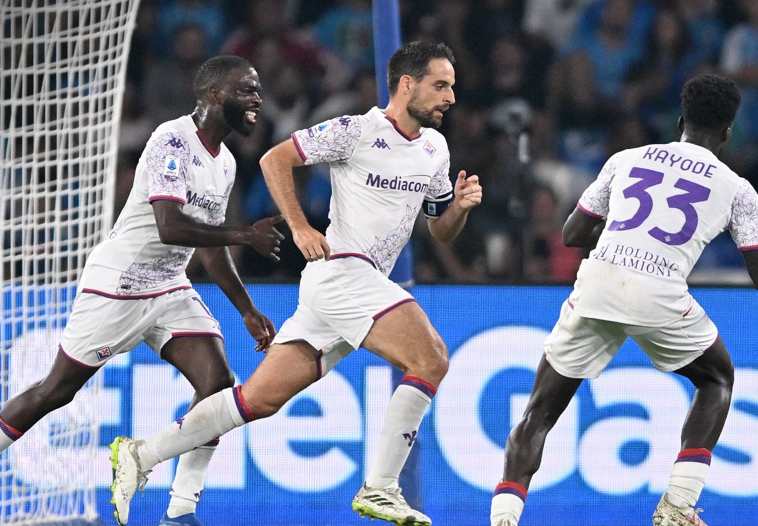 Fiorentina shocks Napoli 3-1 to leave them far from top