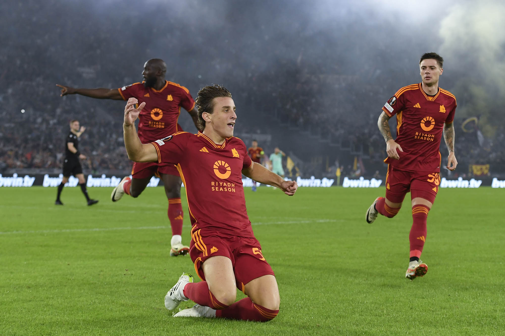 Roma gets third win in Europa League with a first-minute goal