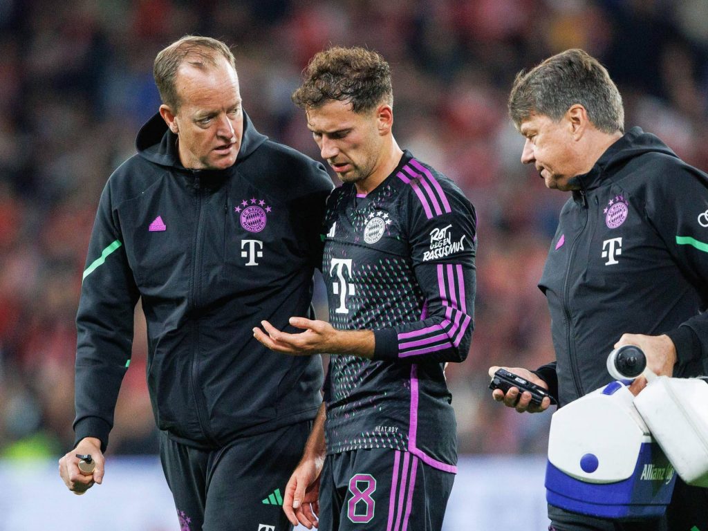 Leon Goretzka sidelined following operation on fractured hand
