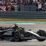 Hamilton congratulates Verstappen and praises his team