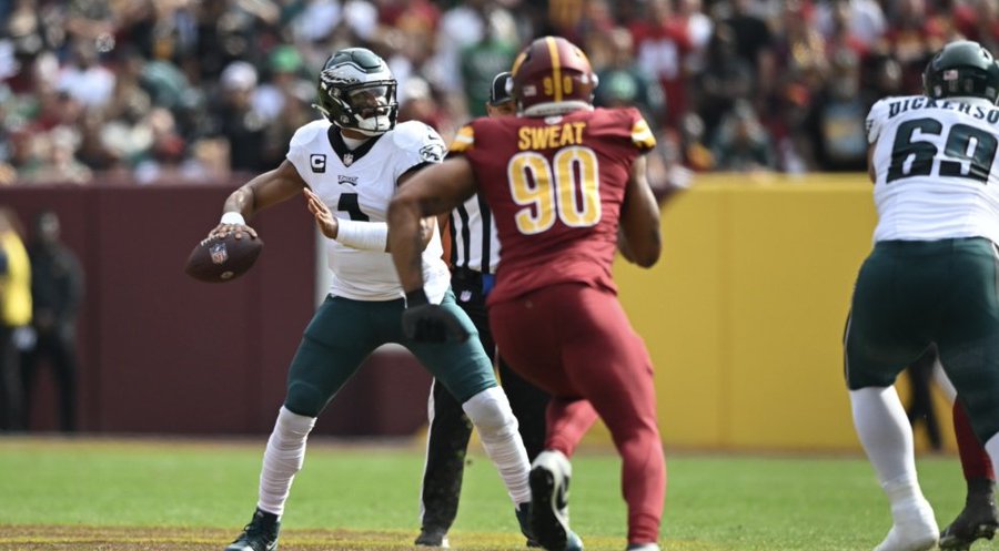 Hurts despite injury helps Eagles to defeat Commanders 38-31