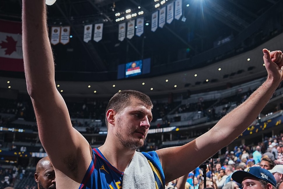 Nuggets defeat Lakers 119-107 in season opener 10