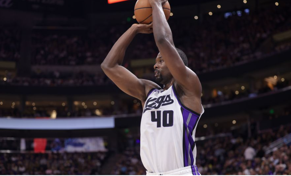 Barnes scores 33 points to gift Kings solid 130-114 win over Jazz 1