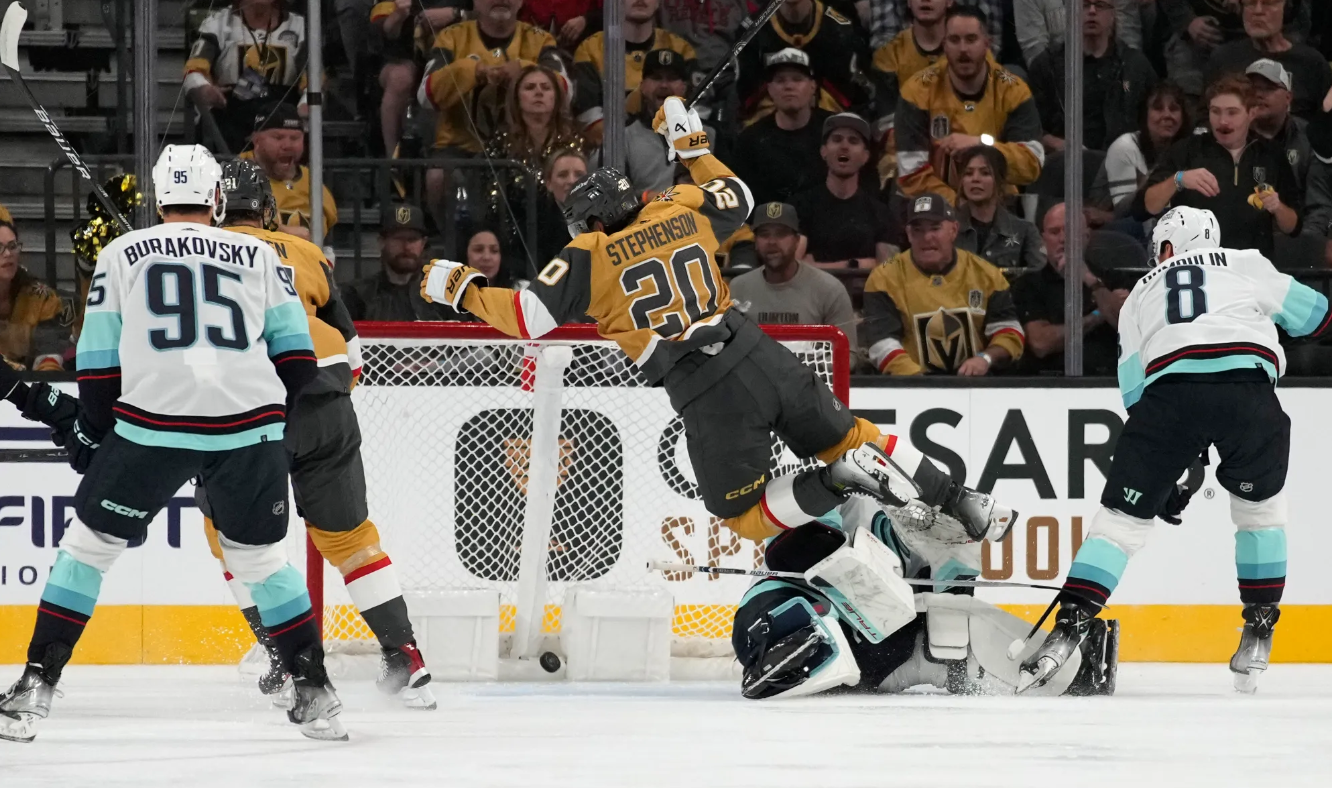 Las Vegas beat Kraken 4-1, starting their title defense on a high width=