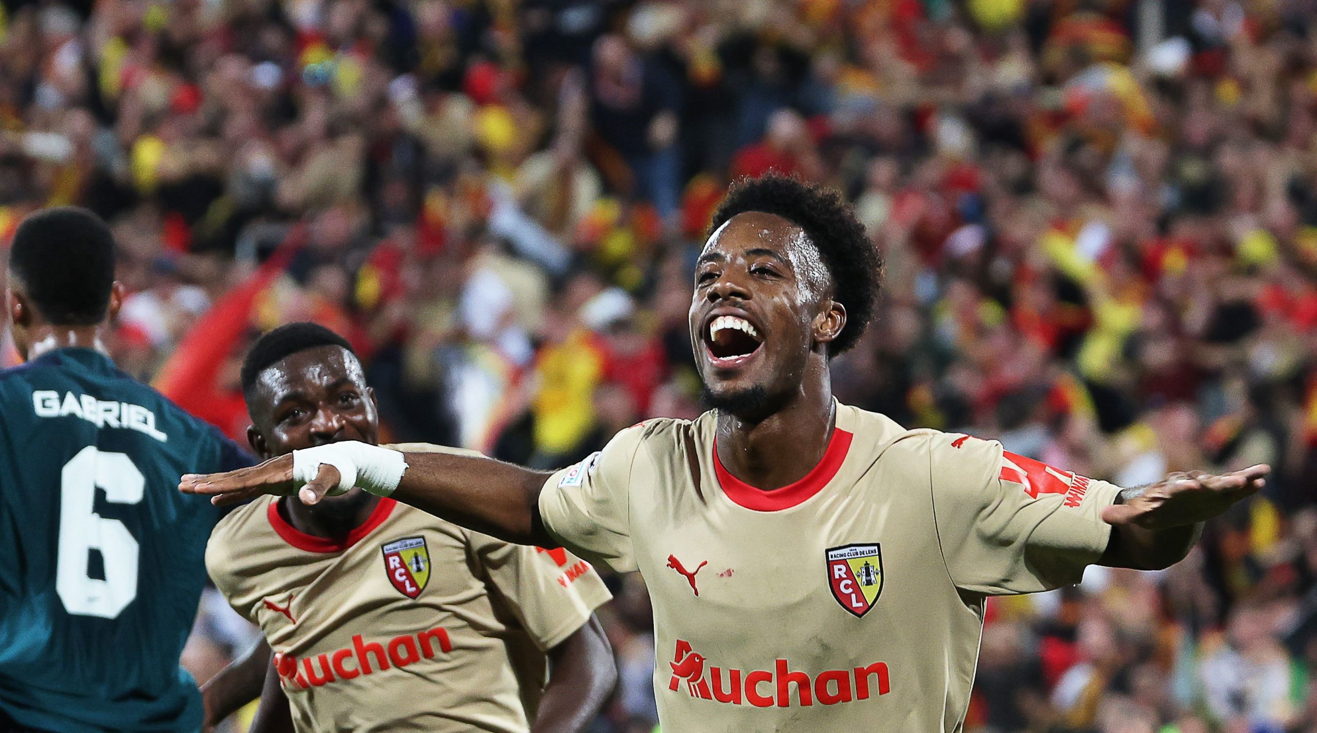 Lens shock Arsenal 2-1 at Stade Bollaert-Delelis