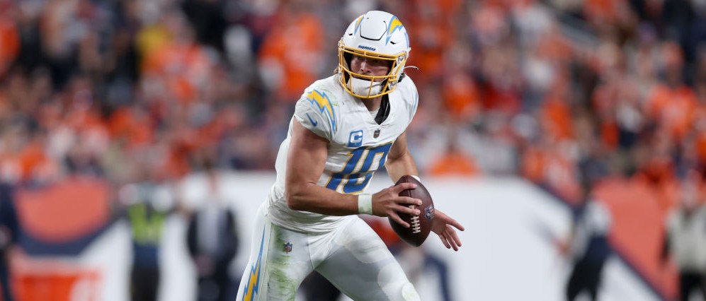 Chargers defeat Bears 30-13 at SoFi Stadium on SNF