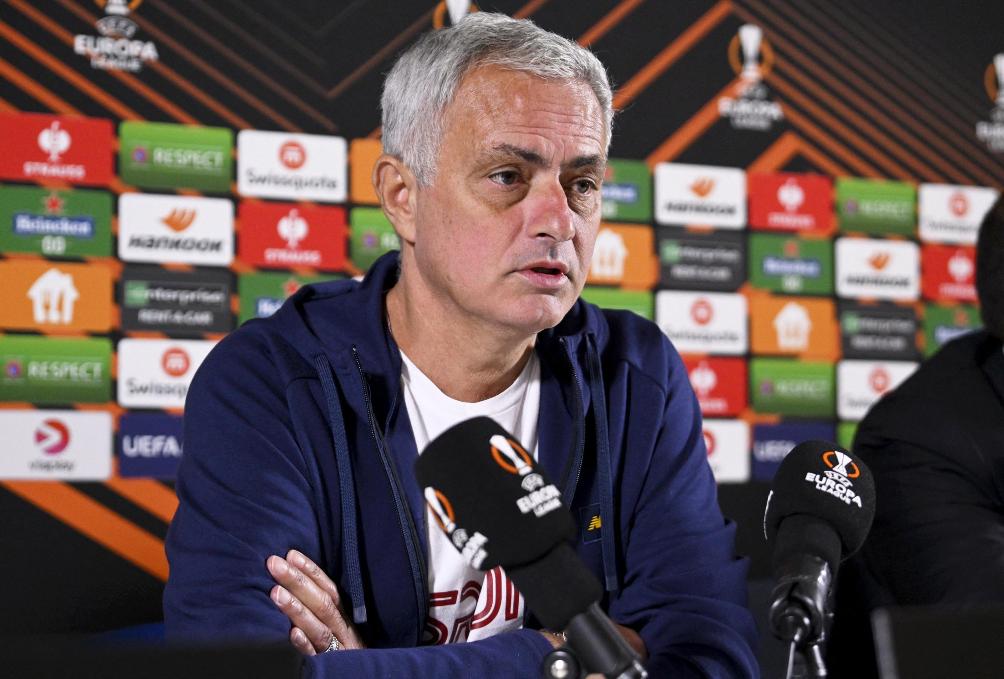 Roma could sack Jose Mourinho if they lose to Cagliari
