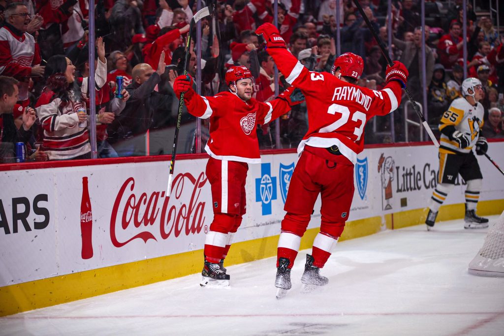 Red Wings keep perfect start with 6-3 victory over Penguins