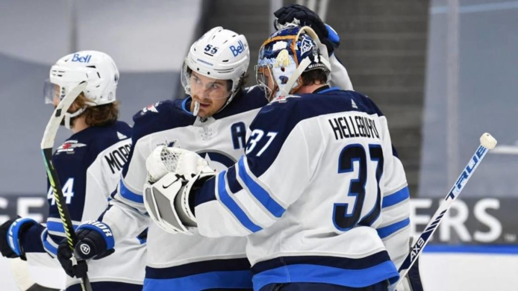 Jets ink both Scheifele and Hellebuyck to 7-year extension