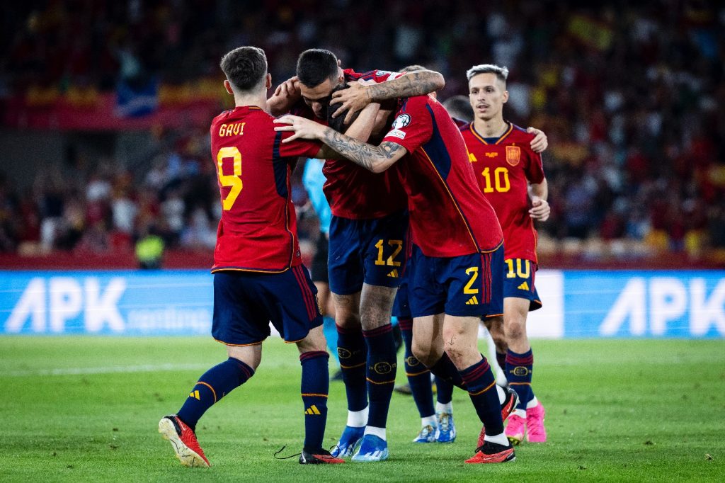 Two late goals help Spain overpower Scotland 16