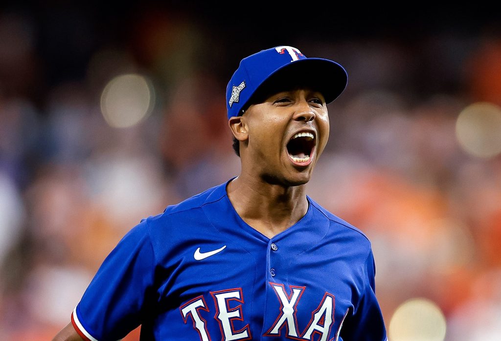 Rangers edge out Astros 2-0 for early lead in ALCS