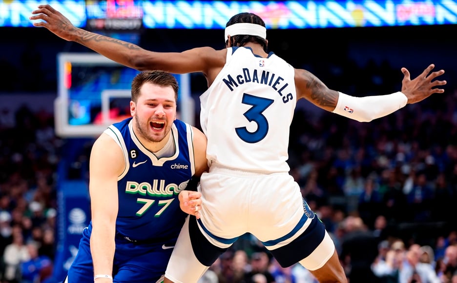 Timberwolves beat Mavericks 111-99 in Abu Dhabi 8