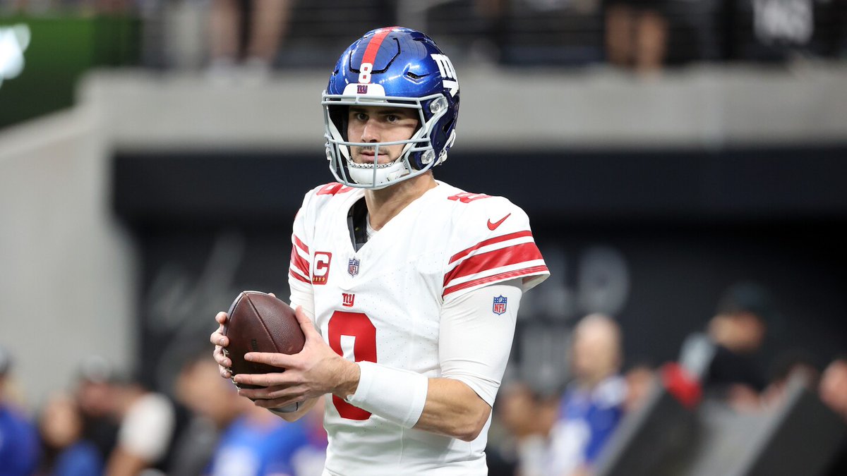 Giants’ QB Jones has a procedure to repair his ACL