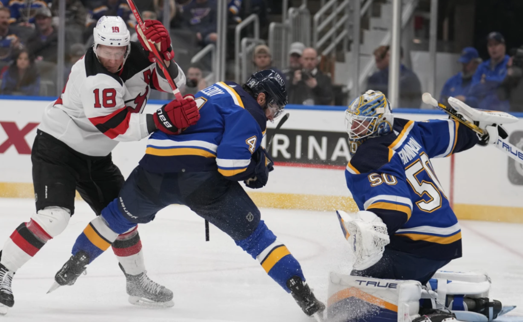 Flyers beat Sabres 5-1 and put an end to three-game losing streak 4