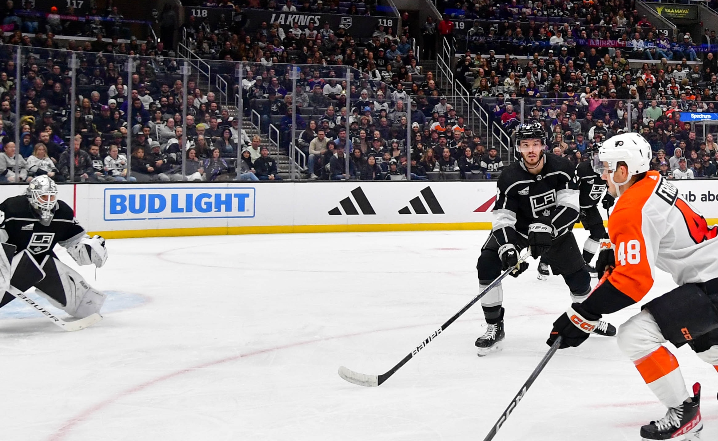 Flyers defeat Kings 4-2 on Peterson’s return in LA