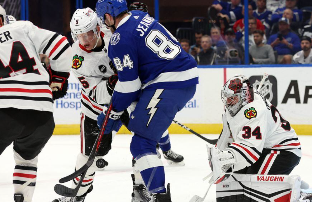 Blackhawks top Lightning as Bedard logs 4