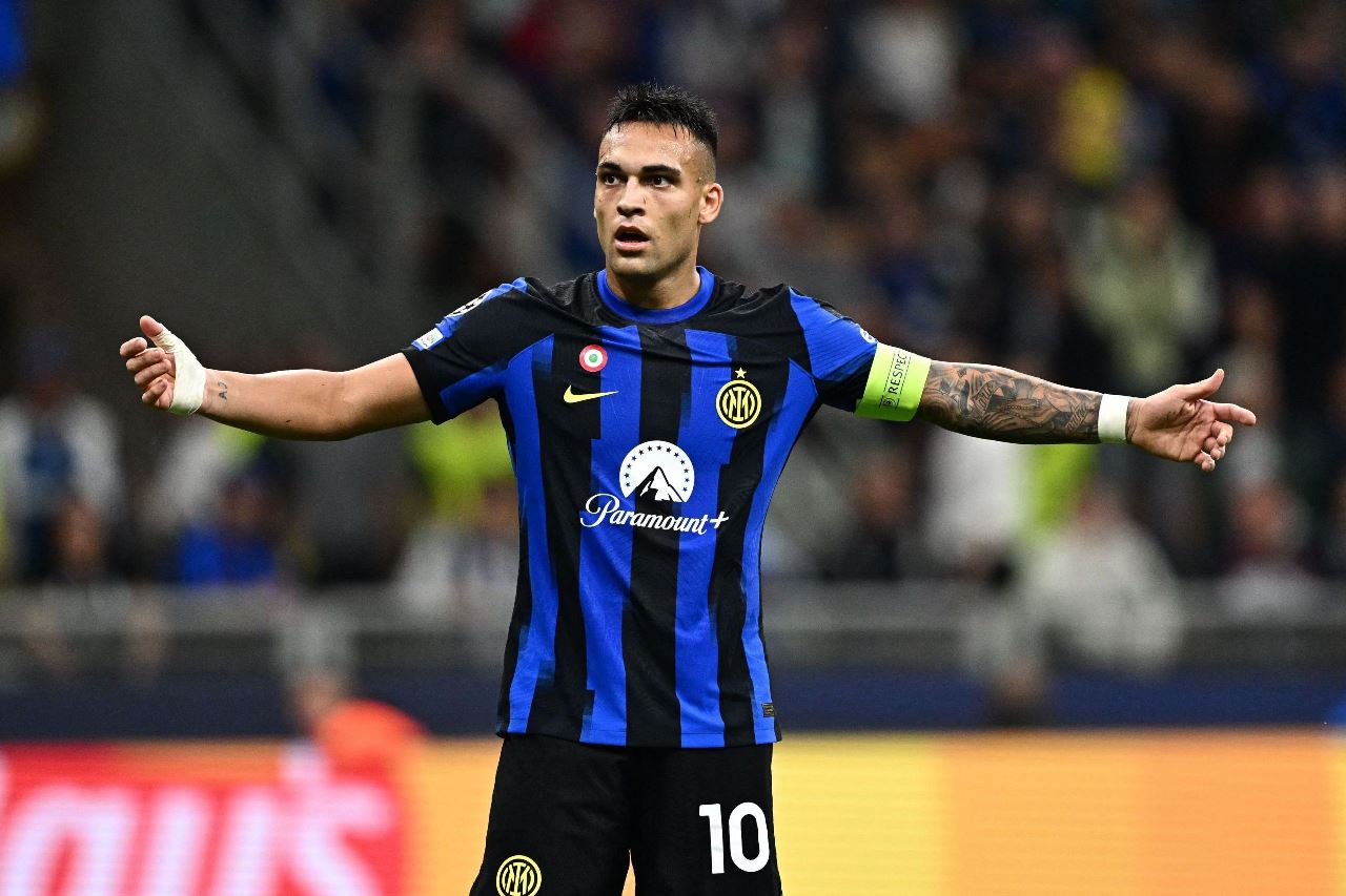 Inter starts contract renewal talks with Lautaro Martinez
