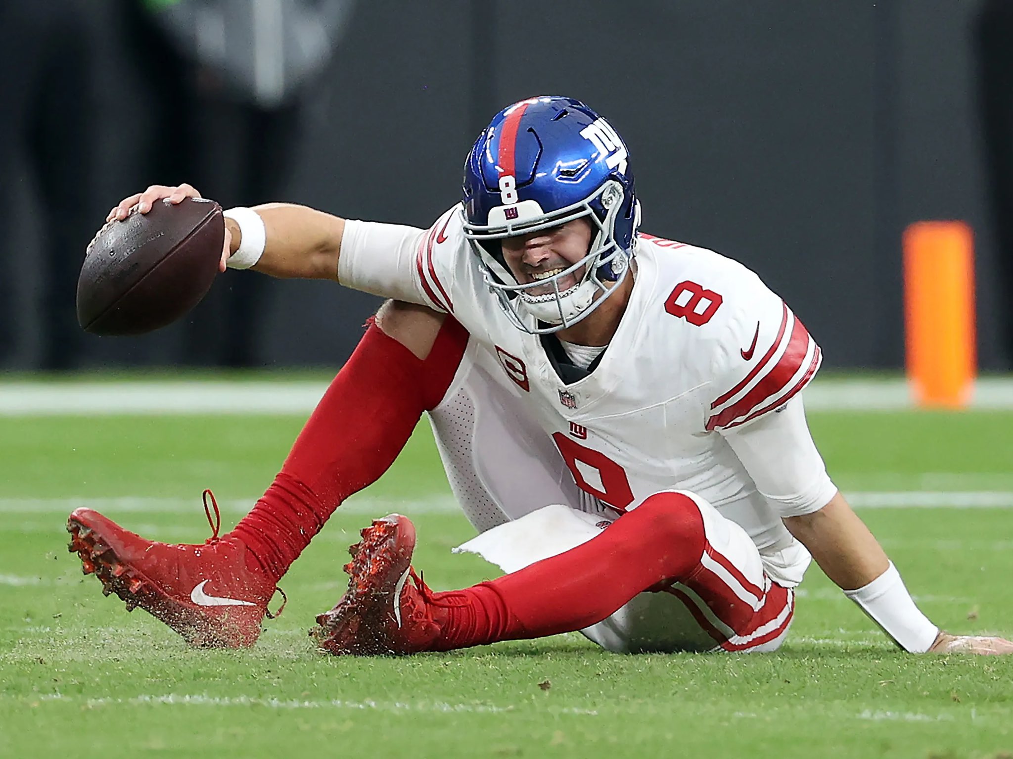 Daniel Jones out for rest of the season with torn ACL