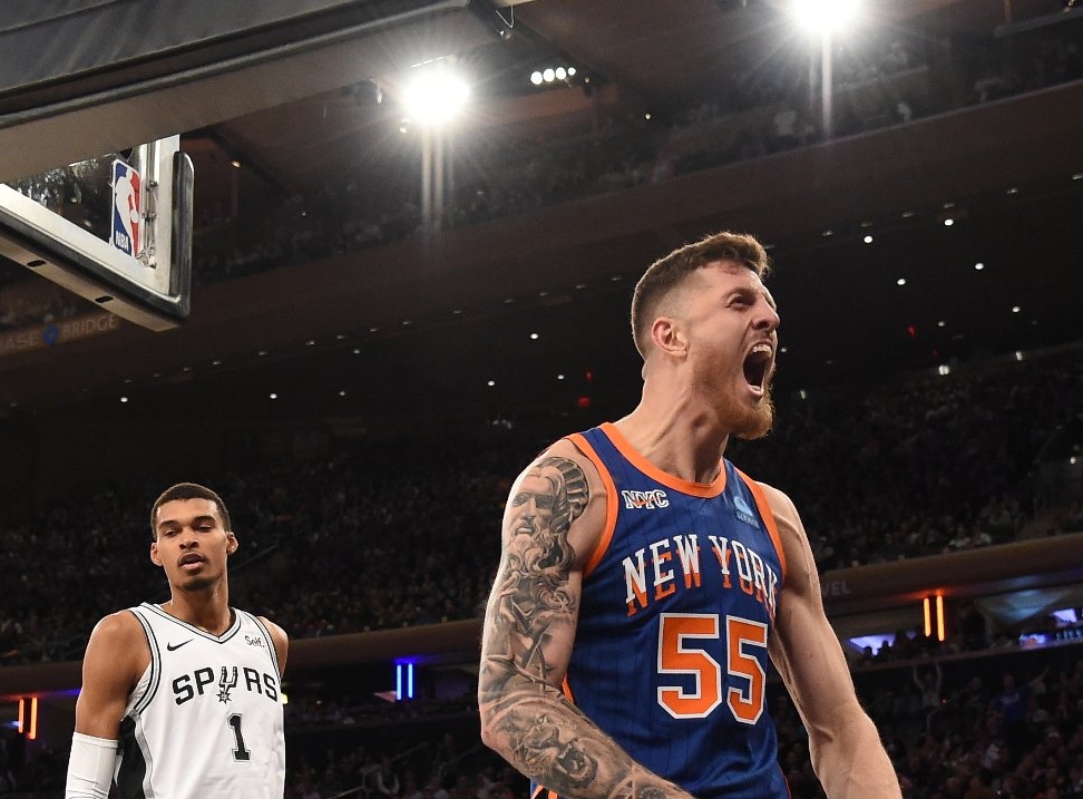 Wembanyama struggles as Knicks breeze past Spurs 126-105 3