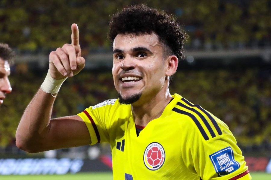 Díaz scores twice as Colombia defeat Brazil 2-1 12