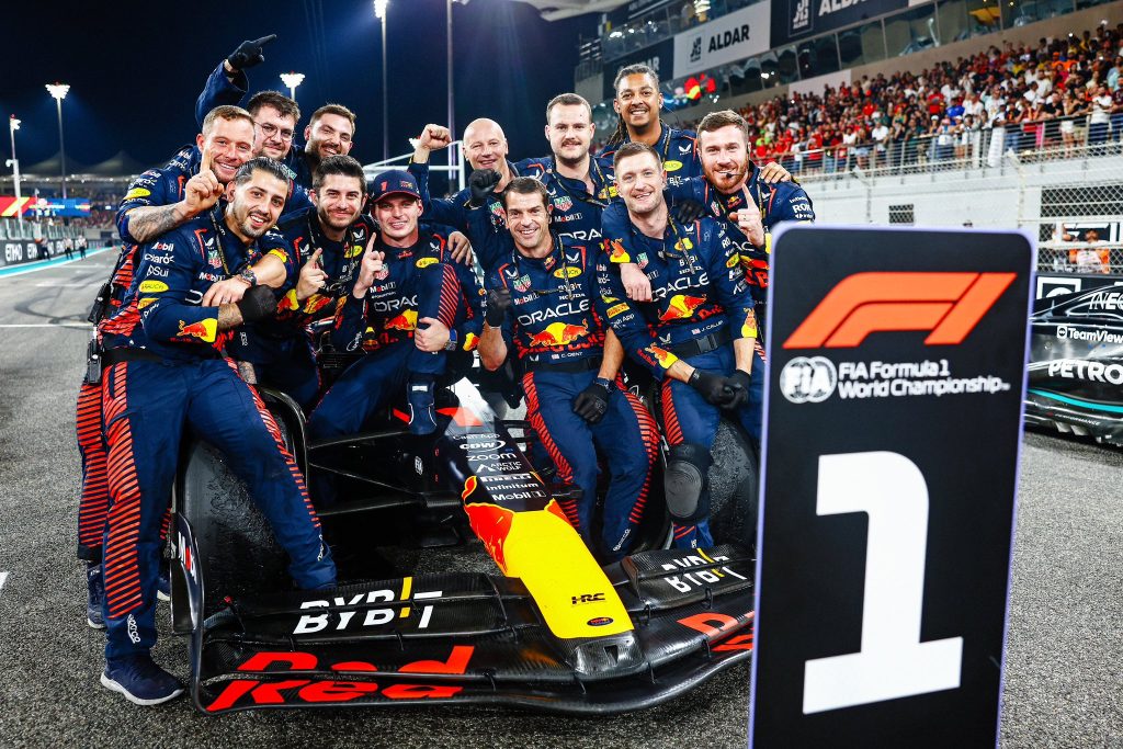 Verstappen hails Red Bull's 'incredible' season 10