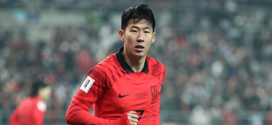 Son shares he’s fine after injury scare for South Korea 2