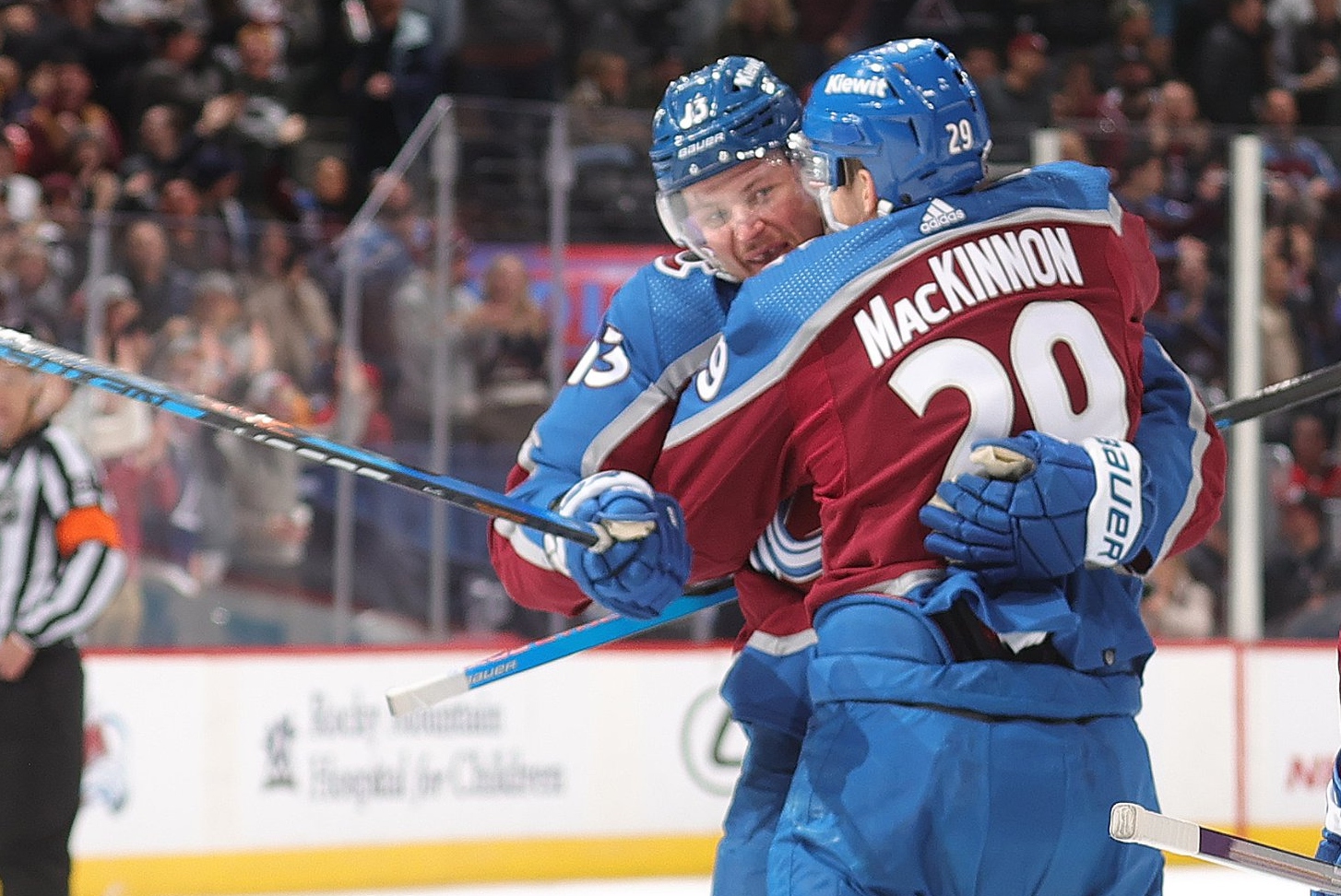 Avalanche come from behind to defeat Flames 6-5