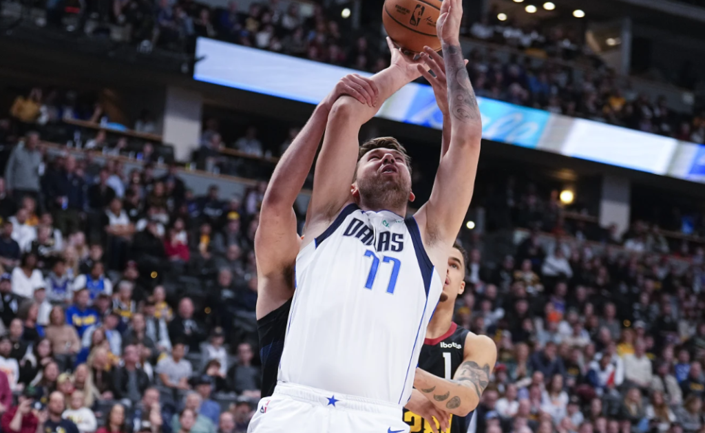 Nuggets top Mavericks 130-104 as Murray comes back from injury