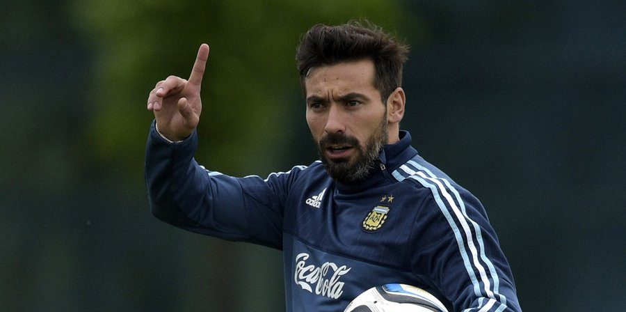 Ex-Napoli and PSG striker Lavezzi in hospital after stabbing