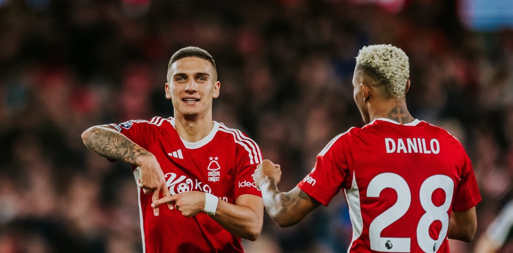 Nottingham Forest stun Manchester United with 2-1 victory