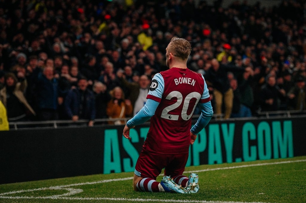 West Ham ‘hammers’ injury-torn Tottenham 2-1