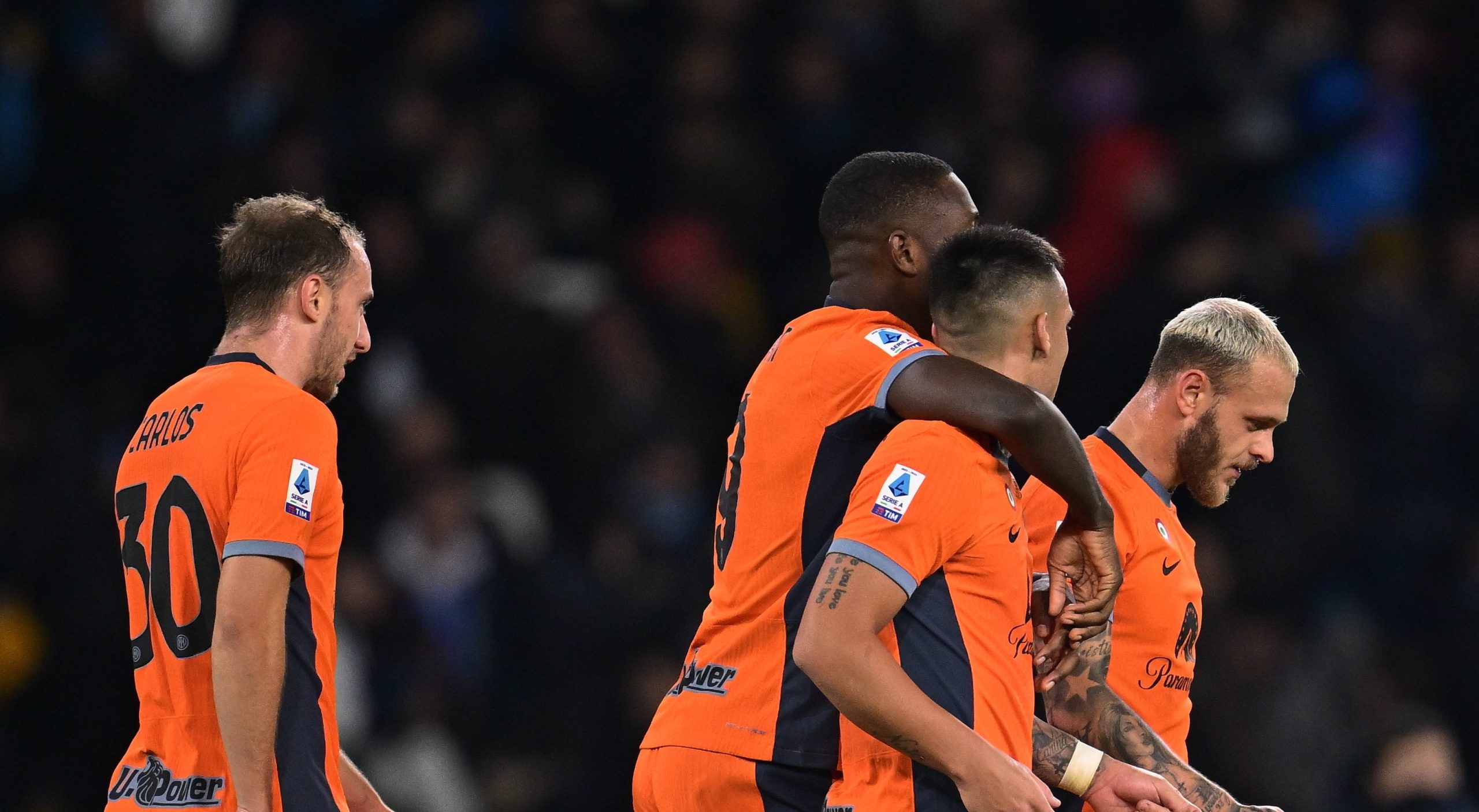 Inter return to the top after crushing 3-0 victory over Napoli