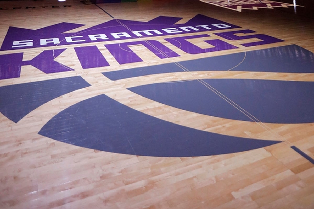 Sacramento Kings fan dies in the stands during the Pelicans game