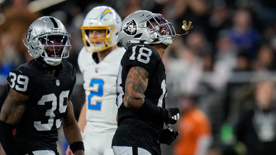 Raiders trash Chargers with franchise-record 63 points 16