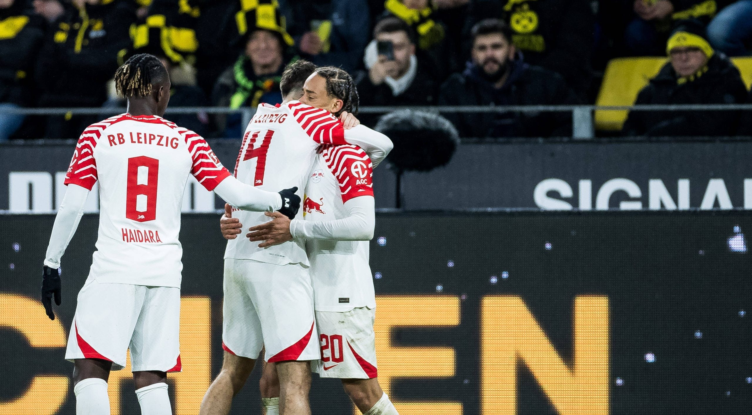 Leipzig with 3-2 win over 10-men Dortmund at Signal Iduna Park