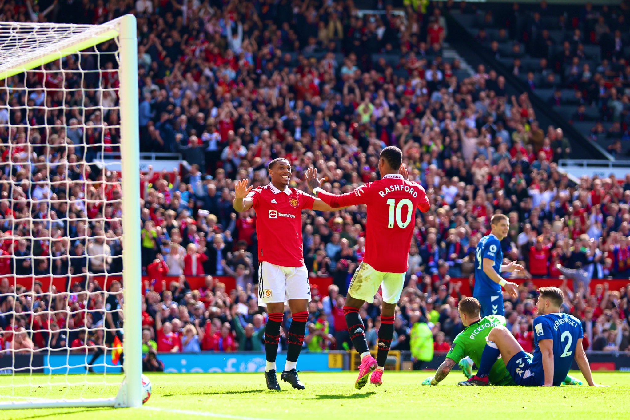 Rashford and Martial could miss Bayern clash as they skip training