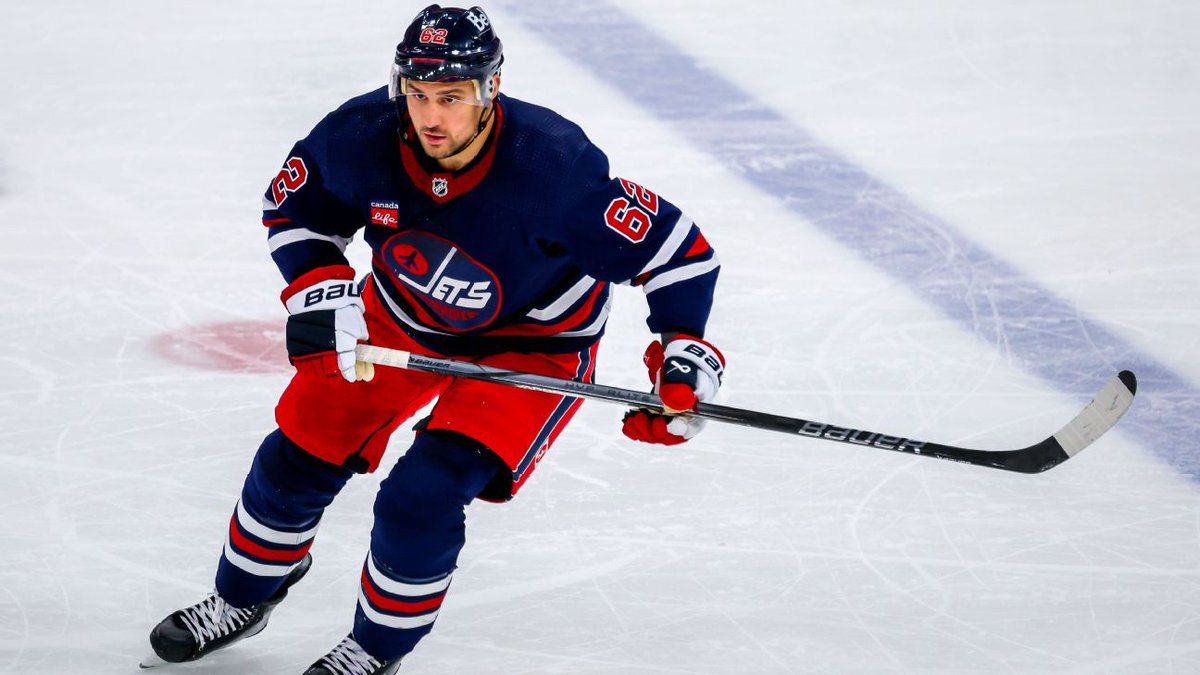 Winnipeg inks Niederreiter to a 3-year, 12 million dollar extension