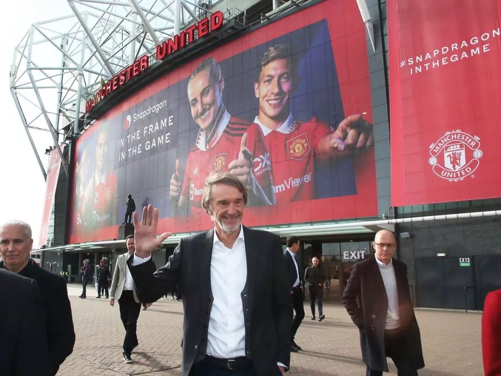 Official: Ratcliffe agrees deal to buy 25% stake at Man United