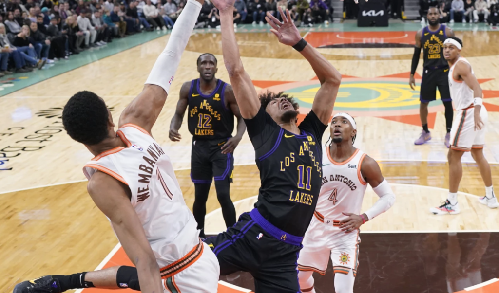 Spurs finally wins, beating Lakers 129-115 to end 18-game skid