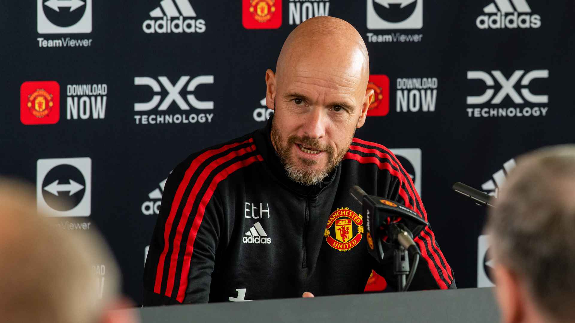 Manchester United bans 4 medias from press conference