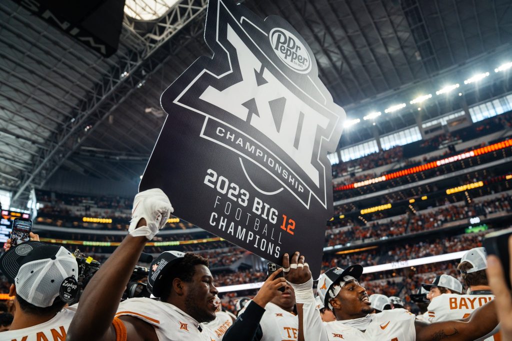 Texas leaves Big 12 with 1st conference title since 2009 3