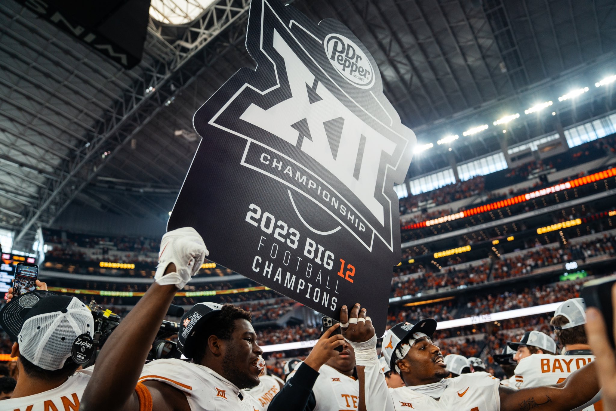 Texas leaves Big 12 with 1st conference title since 2009