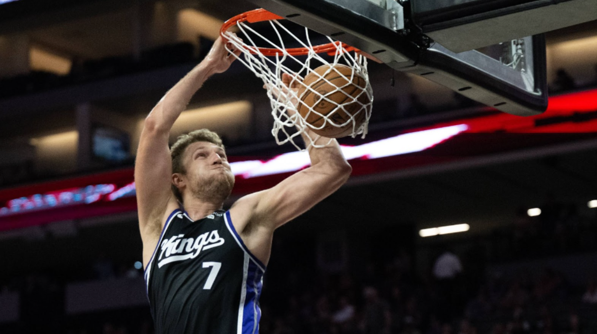 Kings fans furious at coach Brown because of a rookie