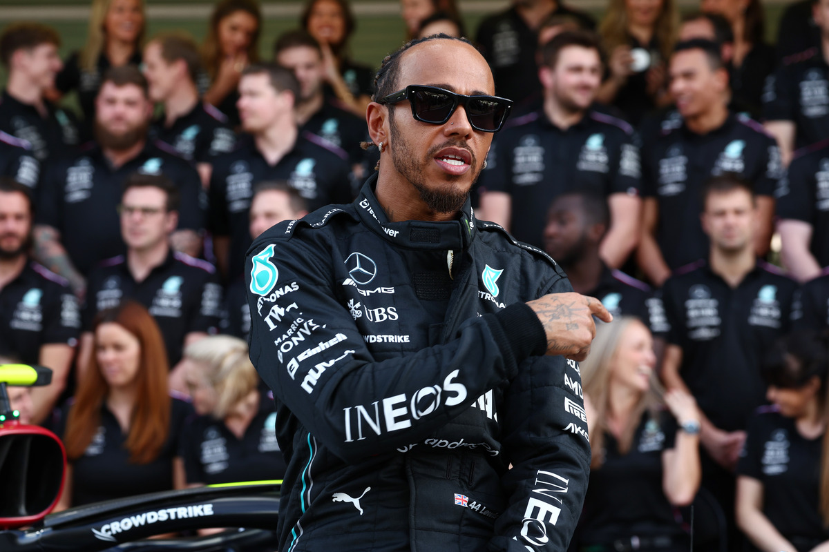 Hamilton optimistic about the W15 car for 2024