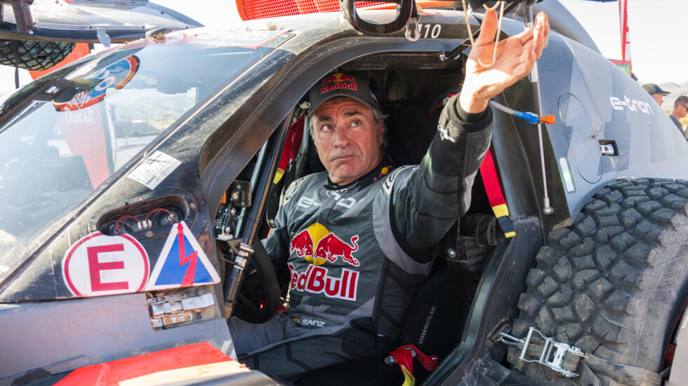 Carlos Sainz wins Dakar Rally for a fourth time at 61 14
