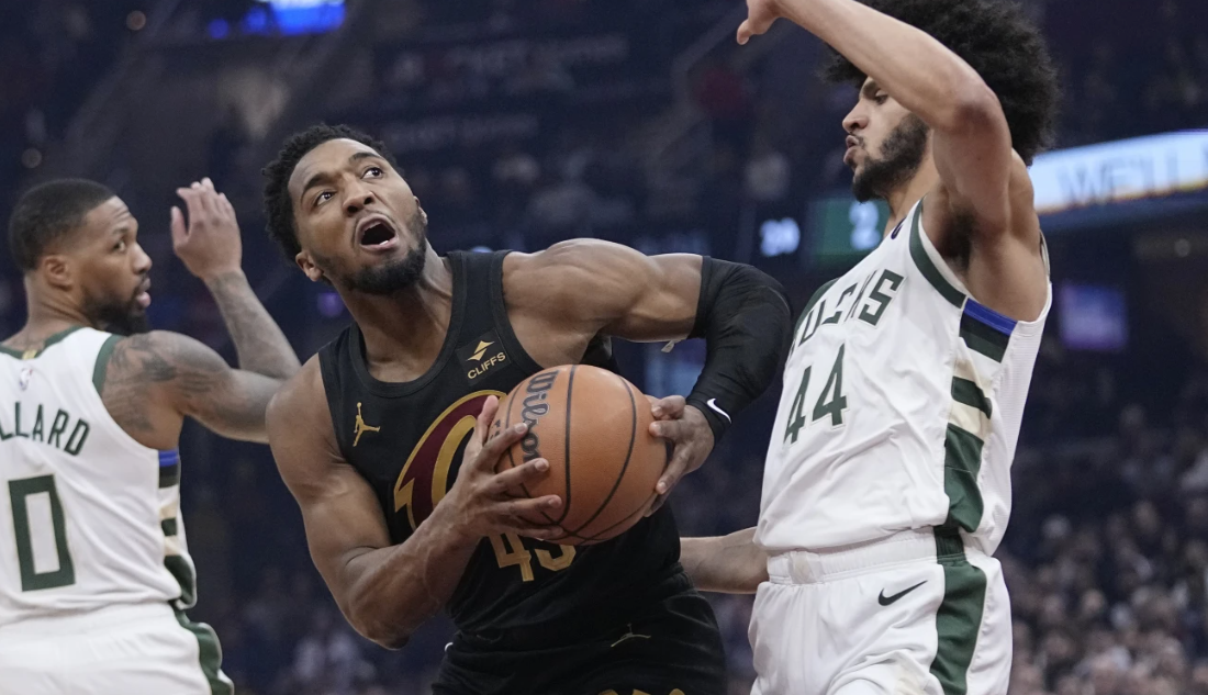 Mitchell scores 31 points as Cavaliers thrash Bucks 135-95