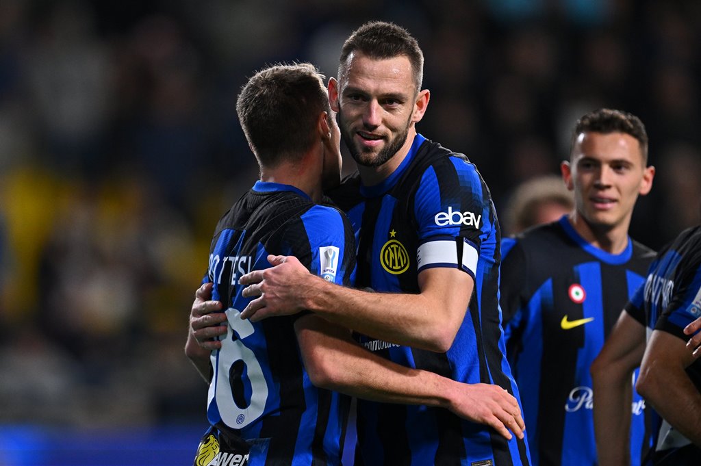 Inter breeze past Lazio 3-0 to meet Napoli in Super Cup final