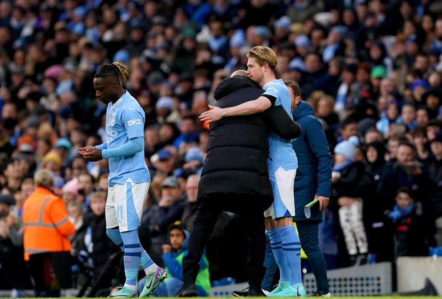 Guardiola is incredibly happy about De Bruyne's return 16